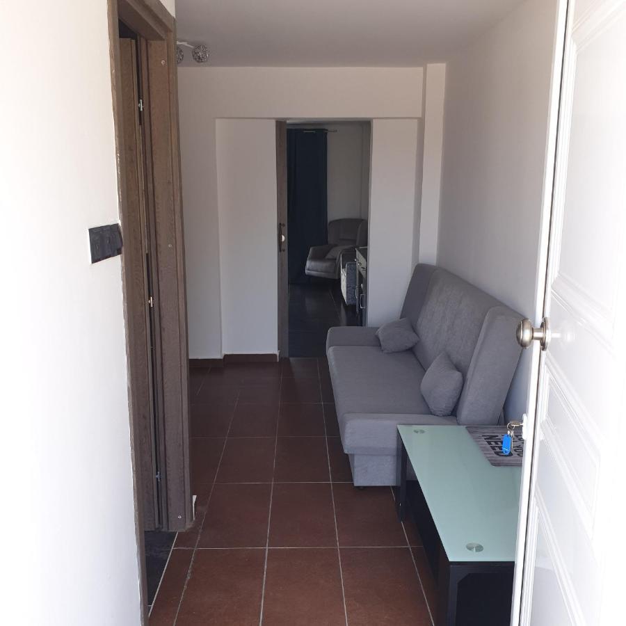 Appartement Ahoy Deluxe Apts à Ayía Nápa Extérieur photo