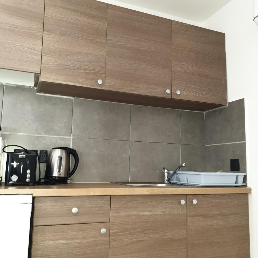 Appartement Ahoy Deluxe Apts à Ayía Nápa Extérieur photo