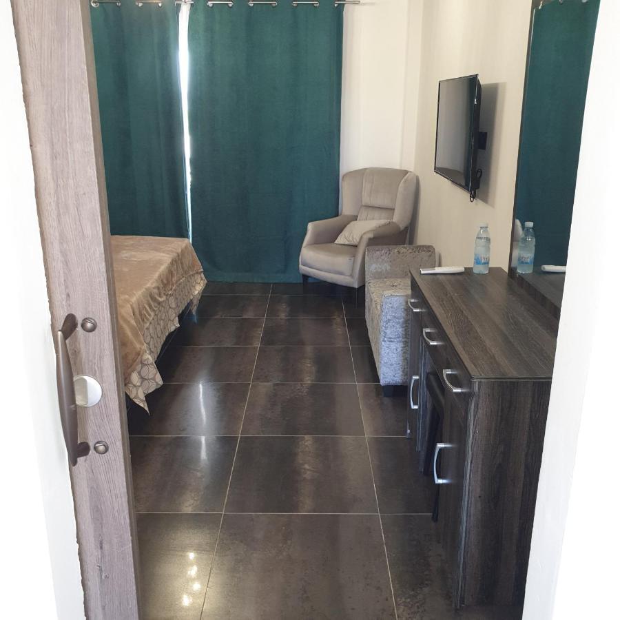 Appartement Ahoy Deluxe Apts à Ayía Nápa Extérieur photo